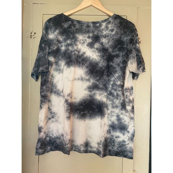 Volcom XL Blue and white tie-dye shirt used - Picture 4 of 4